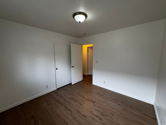 Building Photo - 3525 Tracey Ct