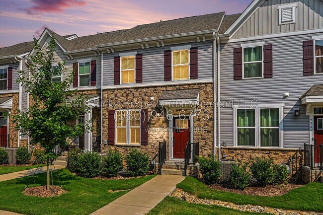 Building Photo - 9342 Mallard Mls Dr