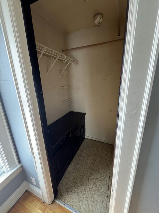 Building Photo - Charming 2-Bedroom Gem in the Heart of Mil...