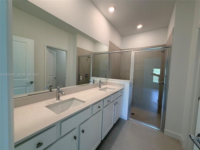 Building Photo - 3917 Passion Vine Dr