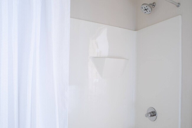 Building Photo - 1640 N Water St