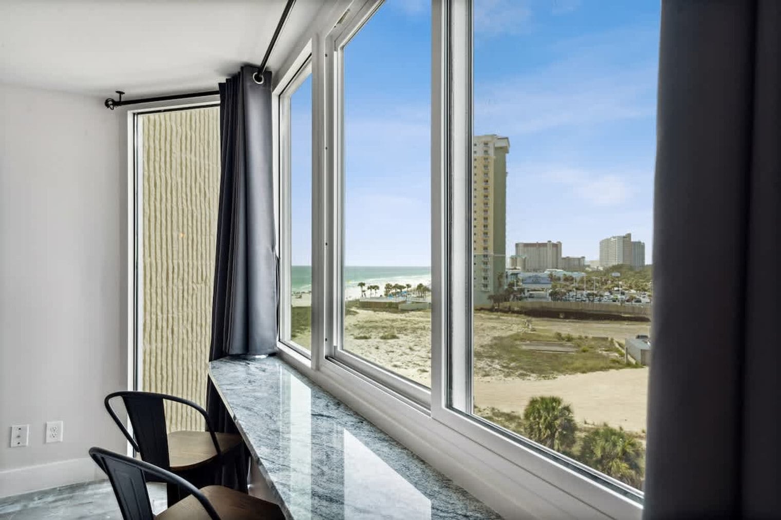 Building Photo - 8817 S Thomas Dr