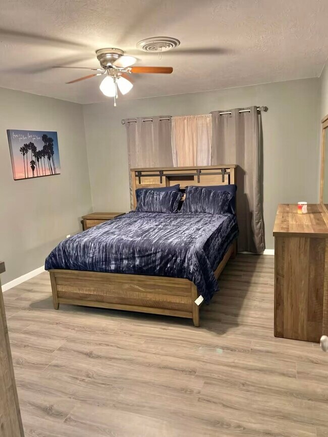 Building Photo - 1908 N 16th St