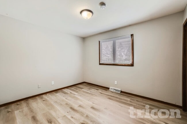 Building Photo - 19955 Chili Ave W