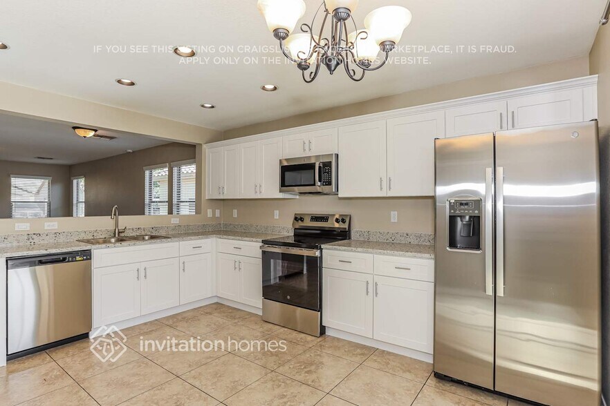 Building Photo - 15429 W Cameron Dr