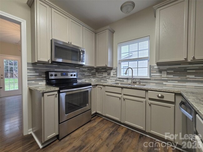 Building Photo - 2023 Heywood Ave