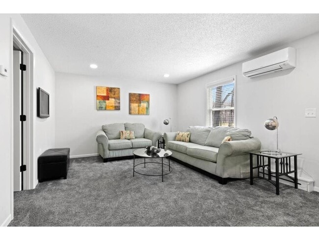 Building Photo - 25455 Nelsine Dr