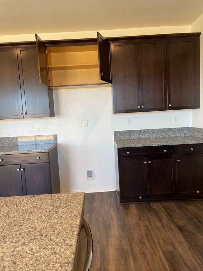 Building Photo - Newly Built 5 Bedroom in Beaumont