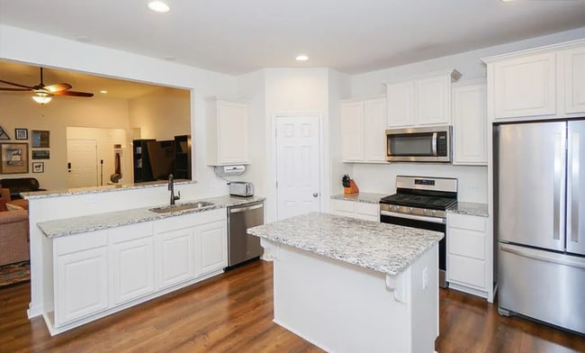 Building Photo - Charming 3 bedroom 2 bath ranch home with Upstairs bonus room in Wrenn Farm High Point.