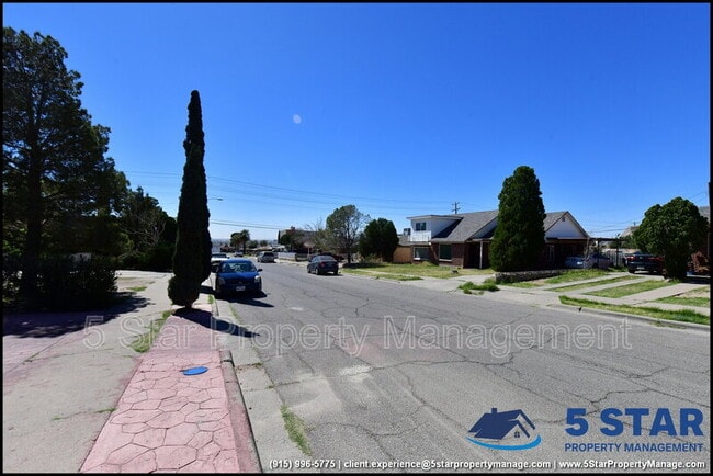 Building Photo - 908 Bolivia St