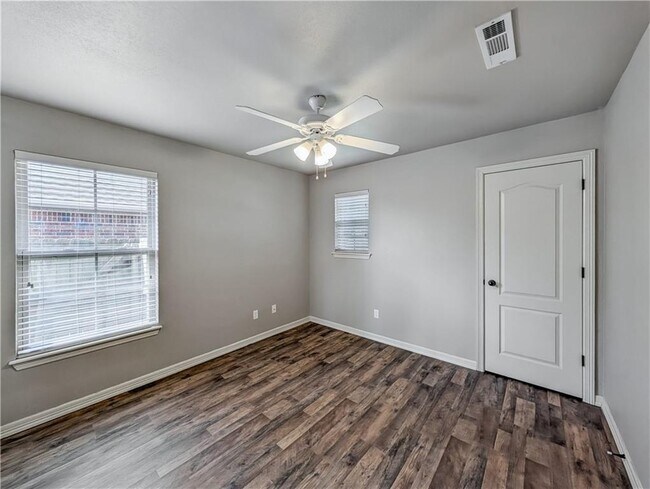 Building Photo - 6011 S 36th St