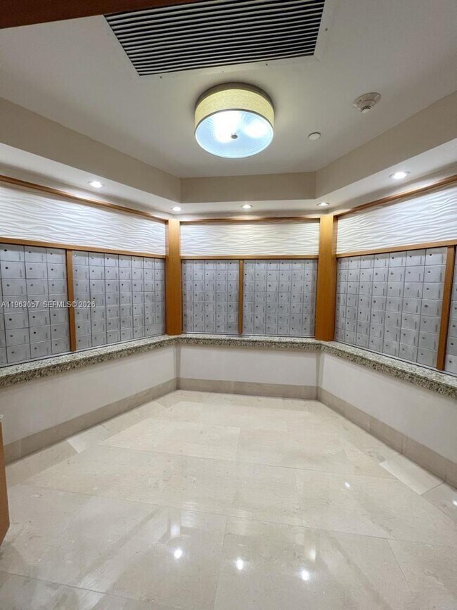 Building Photo - 1111 Crandon Blvd