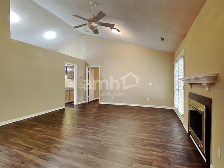 Building Photo - 4408 Eagle Rock Rd