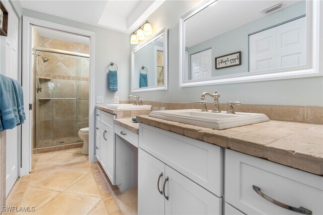 Building Photo - 829 Tanbark Dr