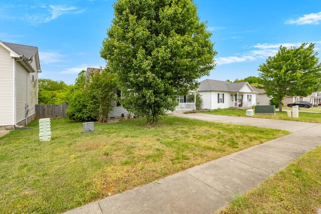 Building Photo - 557 Oakmont Dr