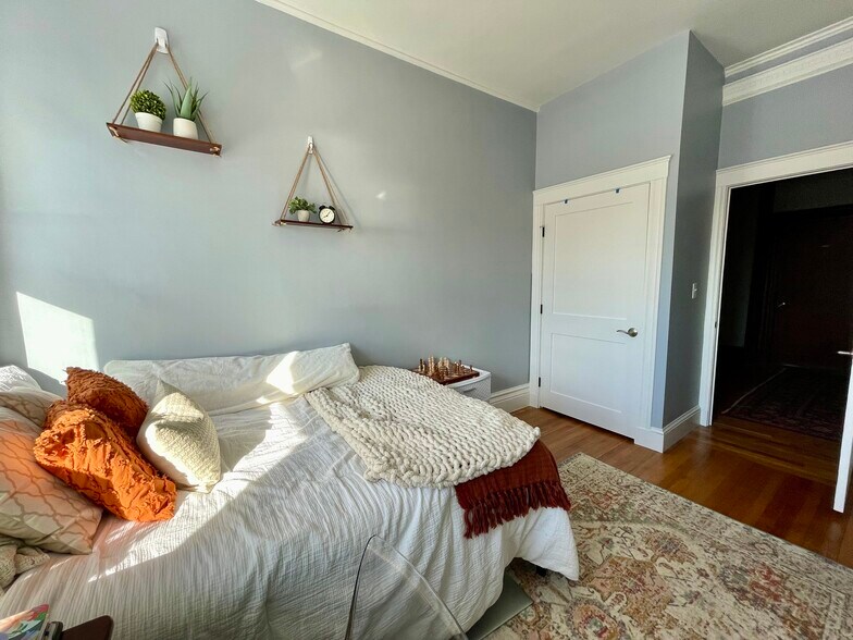 Building Photo - 80 Fenway