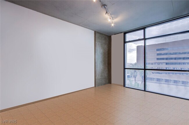 Building Photo - 353 E Bonneville Ave