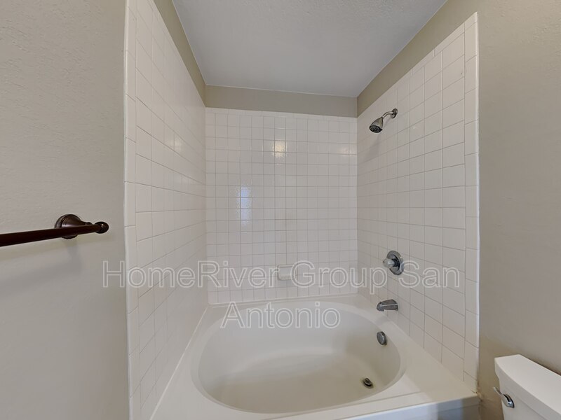 Building Photo - 128 Gatewood Bay