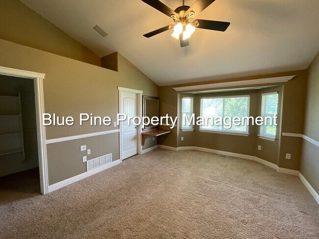 Building Photo - 119 4090 E