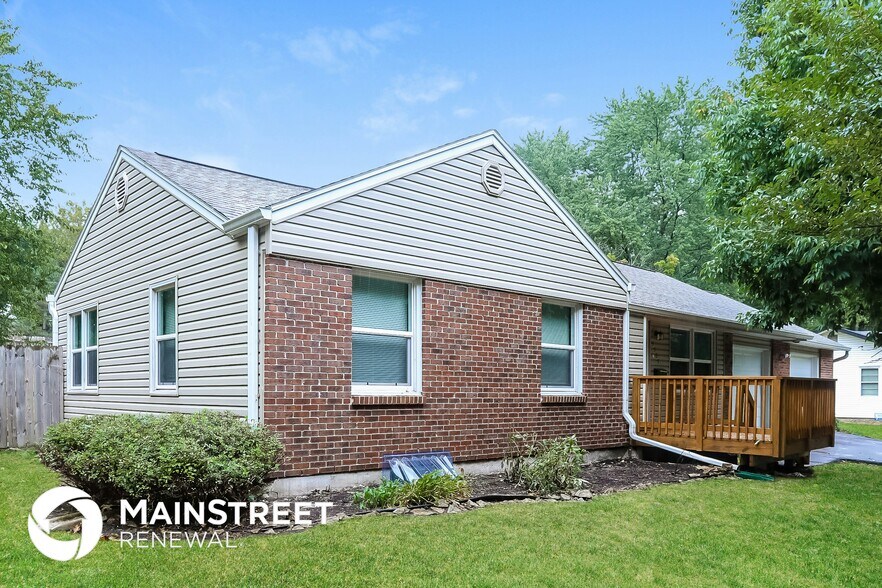 Building Photo - 9505 Newton Ave