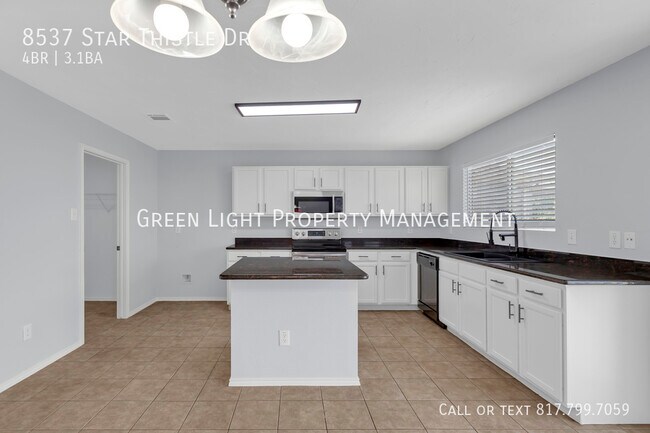 Building Photo - 8537 Star Thistle Dr