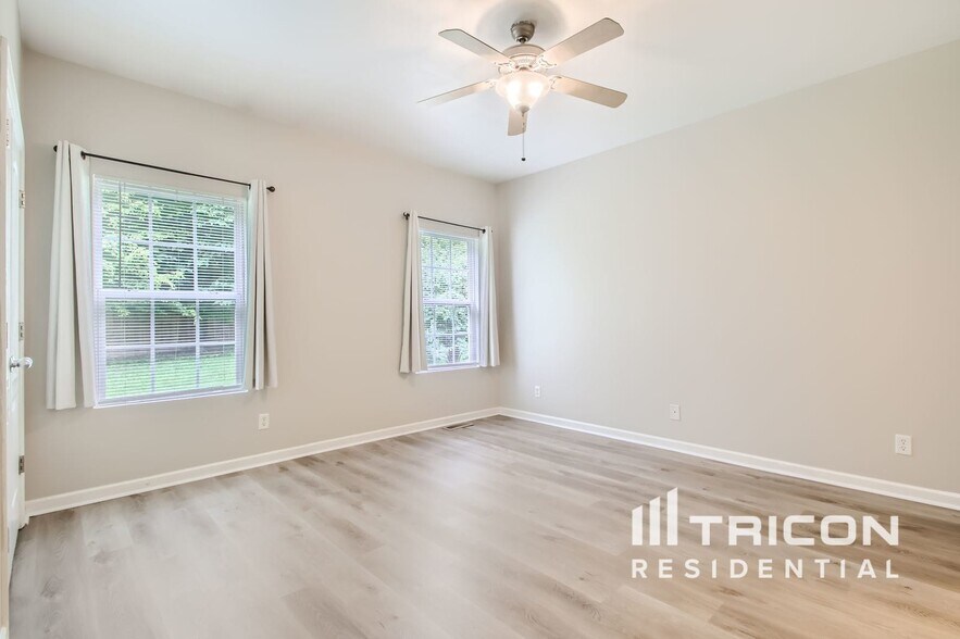Building Photo - 4006 New London Ct