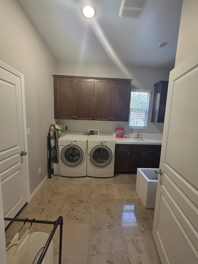 Building Photo - Executive Home in Exclusive La Costa Ridge Gated Community in Carlsdad for Lease - 4-Bed x 5 Bath...