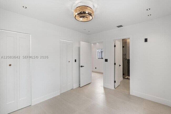 Building Photo - 401 NW 81st St.
