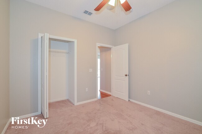 Building Photo - 533 Terranova Cir
