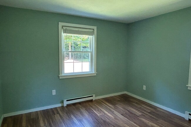 Building Photo - 10 Falls River Cir
