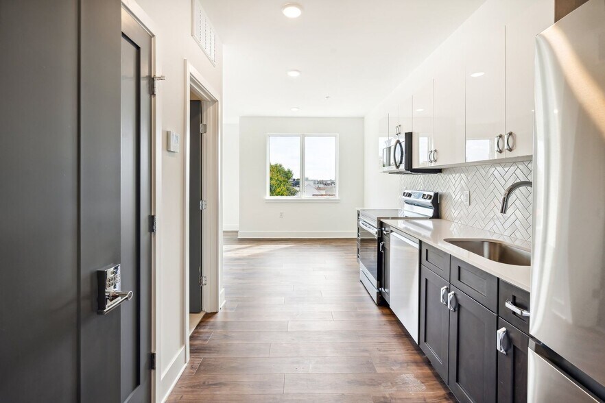 Interior Photo - OLO