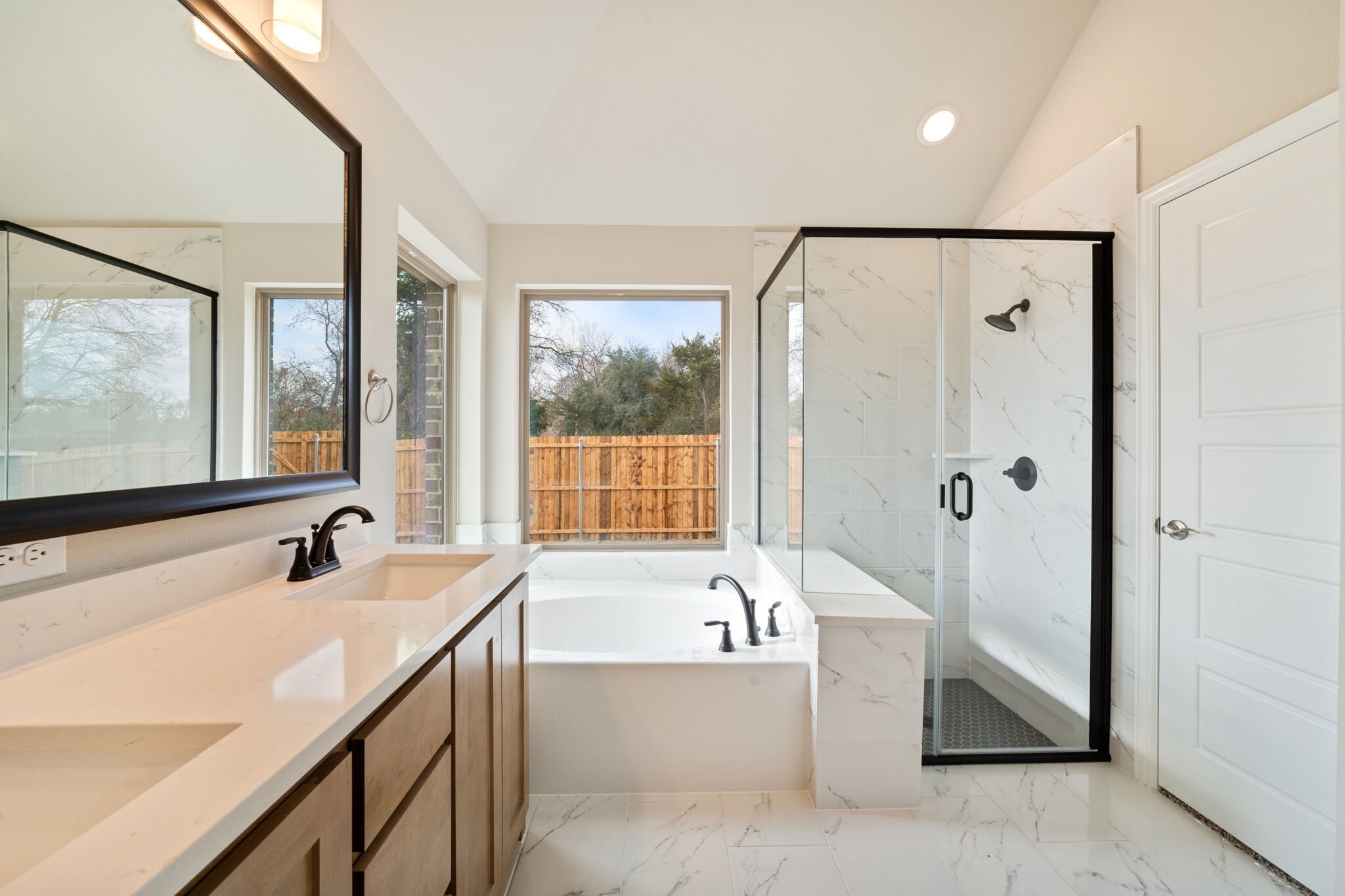 Building Photo - 612 Kyle Dr