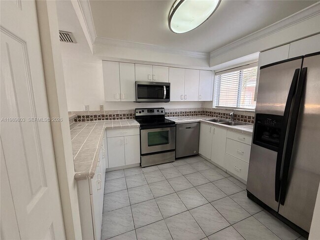 Building Photo - 14905 SW 80th St