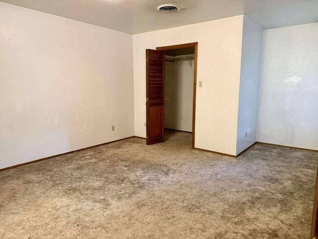 Building Photo - 2908 N Alhambra Dr