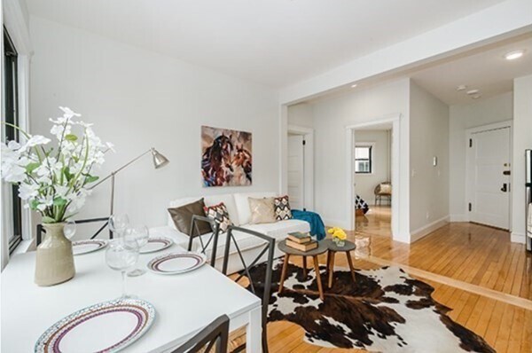 Building Photo - 22 Pleasant St