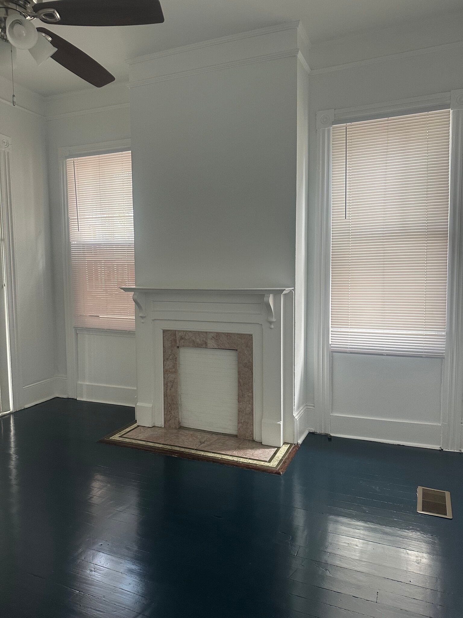 Building Photo - 111 E 39th St