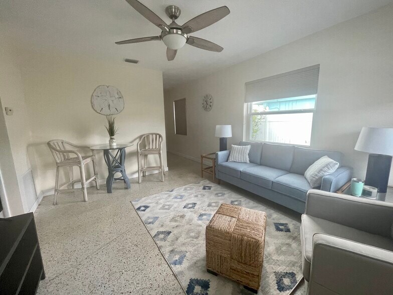 Living room - 11325 1st St E