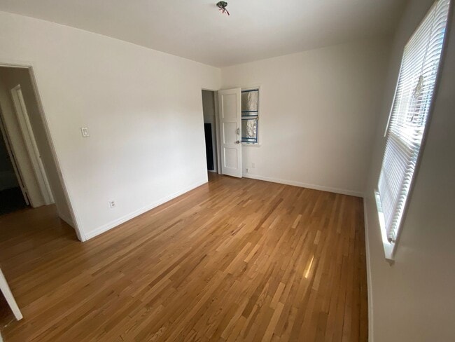 Building Photo - 6109 Riverton Ave