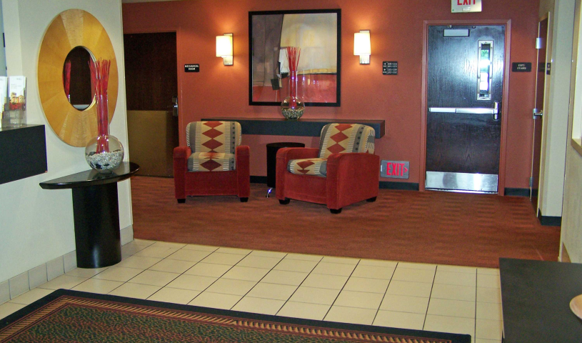 Lobby and Guest Check-in - Furnished Studio - Maple Grove