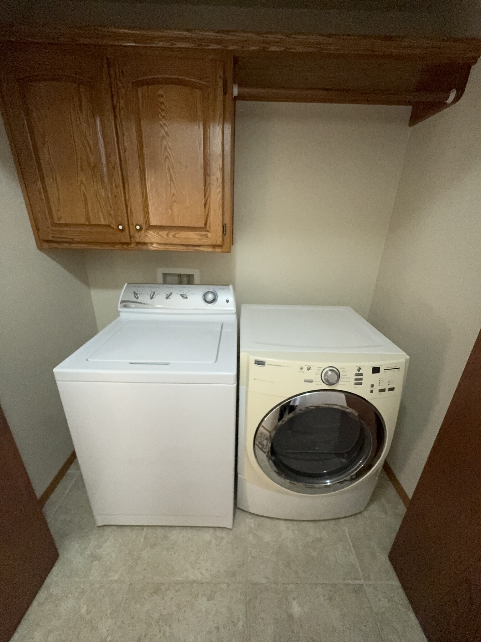 Washer/dryer on first floor - 1705 Burgoyne Ct