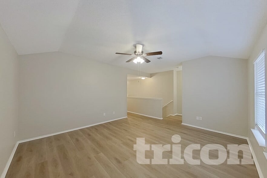 Building Photo - 608 Canyon Pl