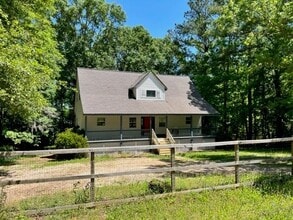 Building Photo - 2717 Masterson Ln