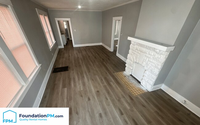 Building Photo - 1041 Rosewood Ave
