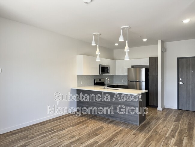 Building Photo - 1653 Midtown Pl