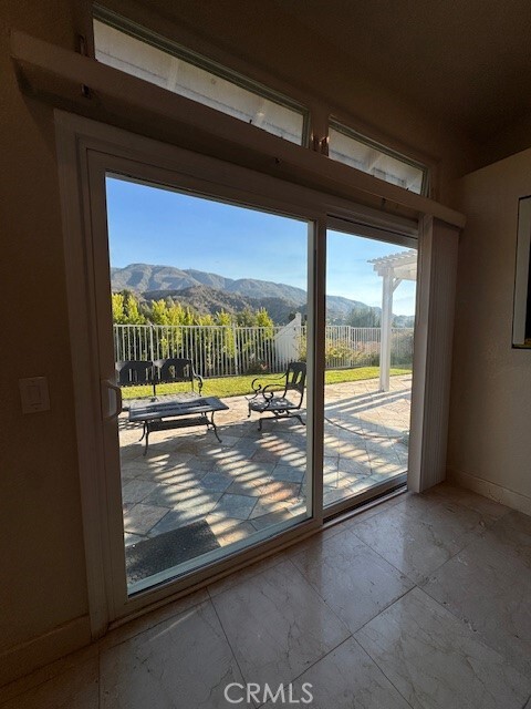 Building Photo - 3350 Deaver Dr