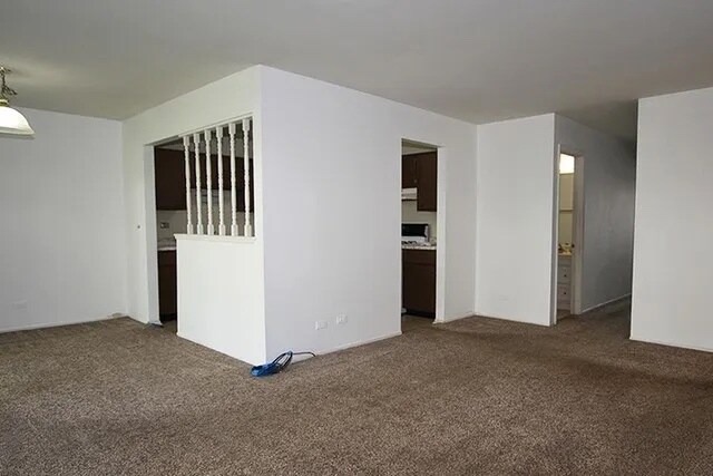 Building Photo - 404 Sandalwood Ln