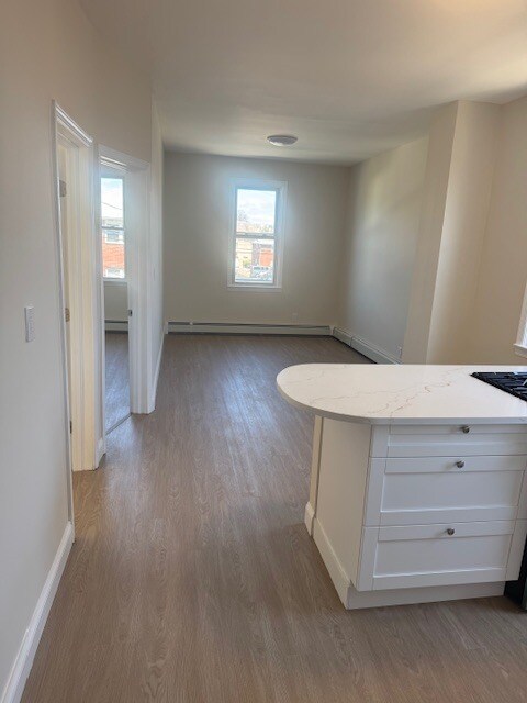 Building Photo - 92 Maple St