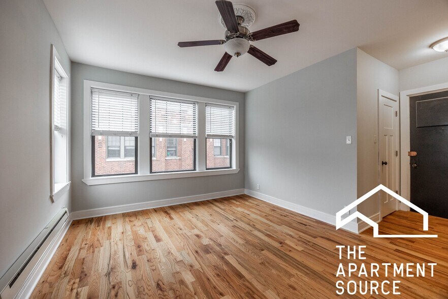 Building Photo - 4407 N Wolcott Ave