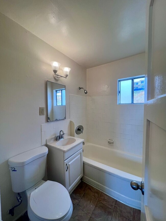 Building Photo - 5674 Mildred St