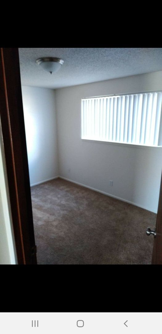 Building Photo - Two Bedroom Apt Homes - Central Mill Plane...